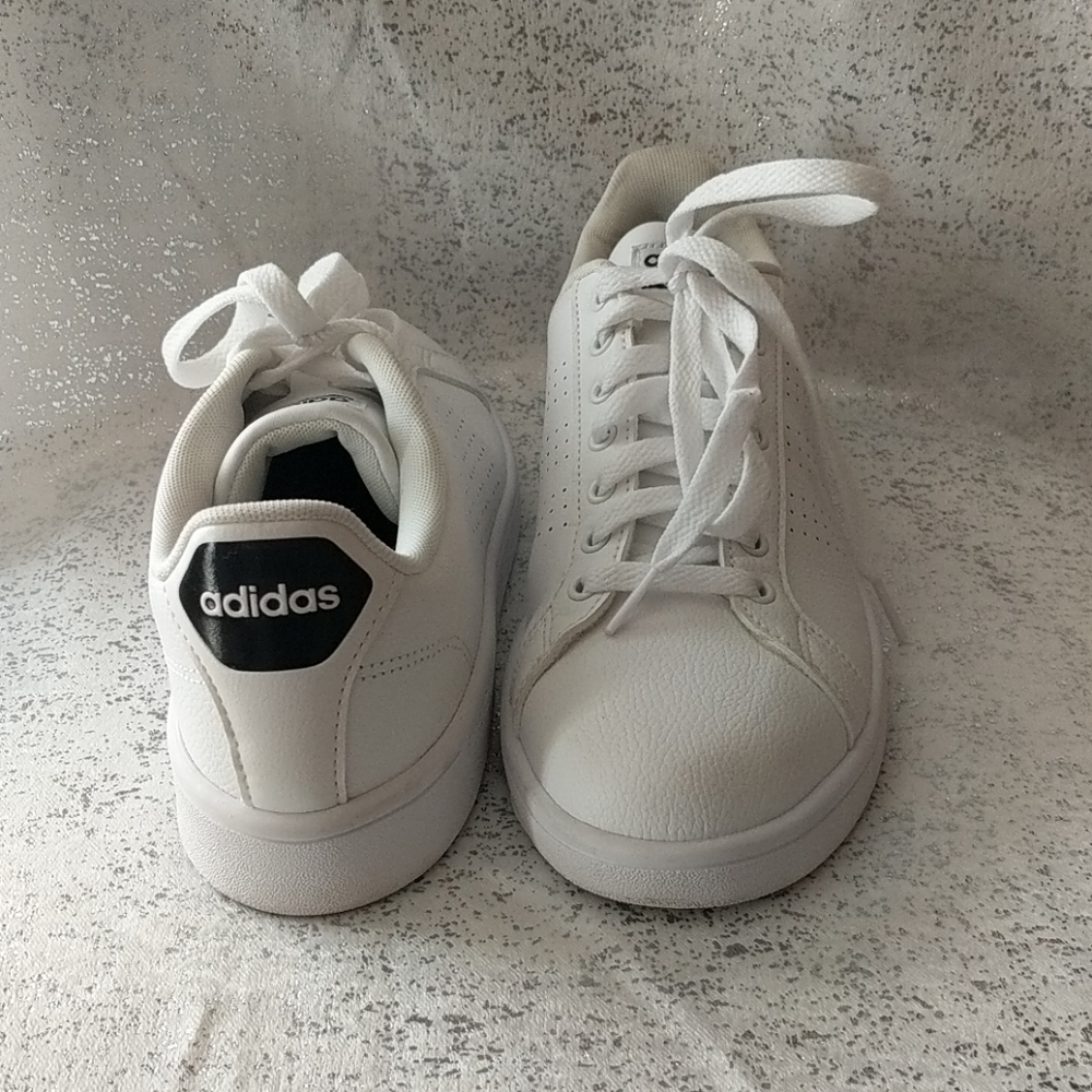 Adidas cloudfoam w/ memory foam footbed